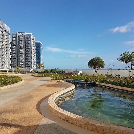 Mactan Newtown Condo With Garden And Ocean View 8Newtown Blvd Мактан Екстериор снимка