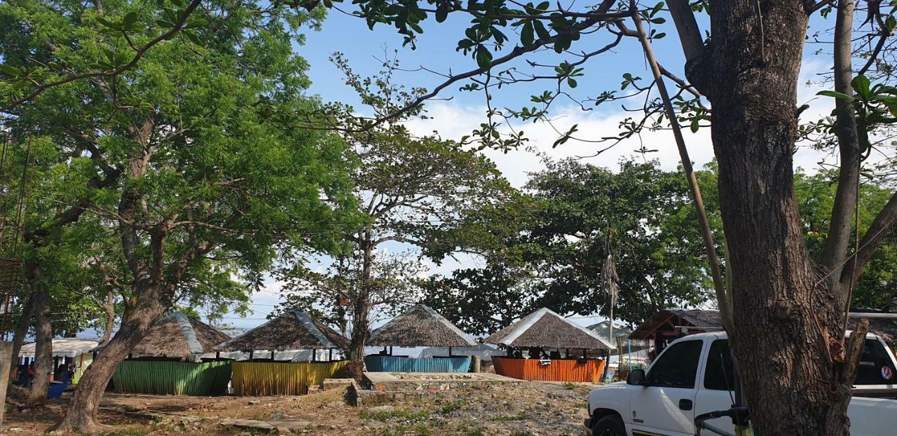 Mactan Newtown Condo With Garden And Ocean View 8Newtown Blvd Мактан Екстериор снимка