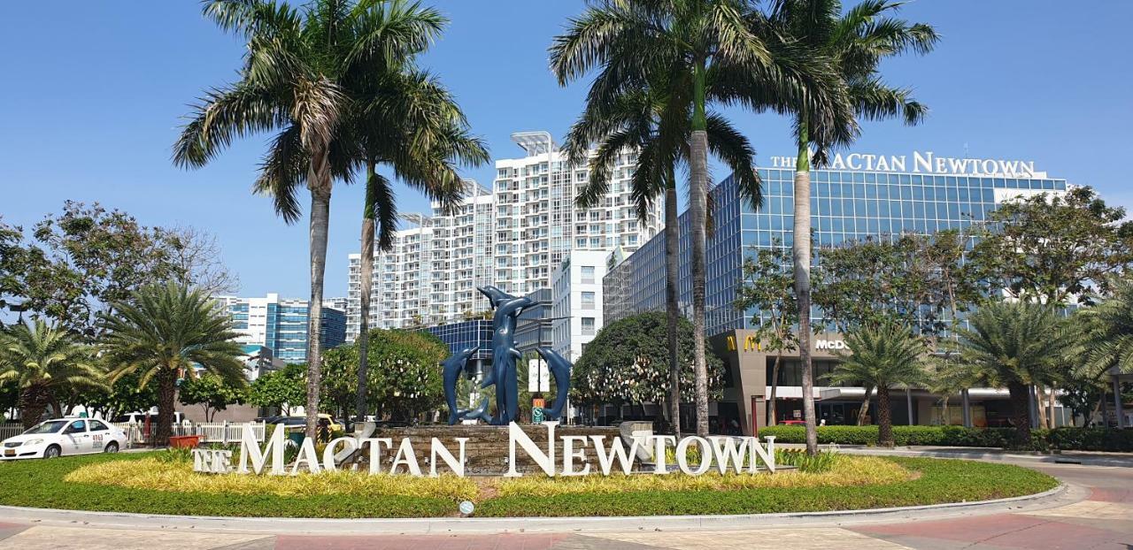 Mactan Newtown Condo With Garden And Ocean View 8Newtown Blvd Мактан Екстериор снимка