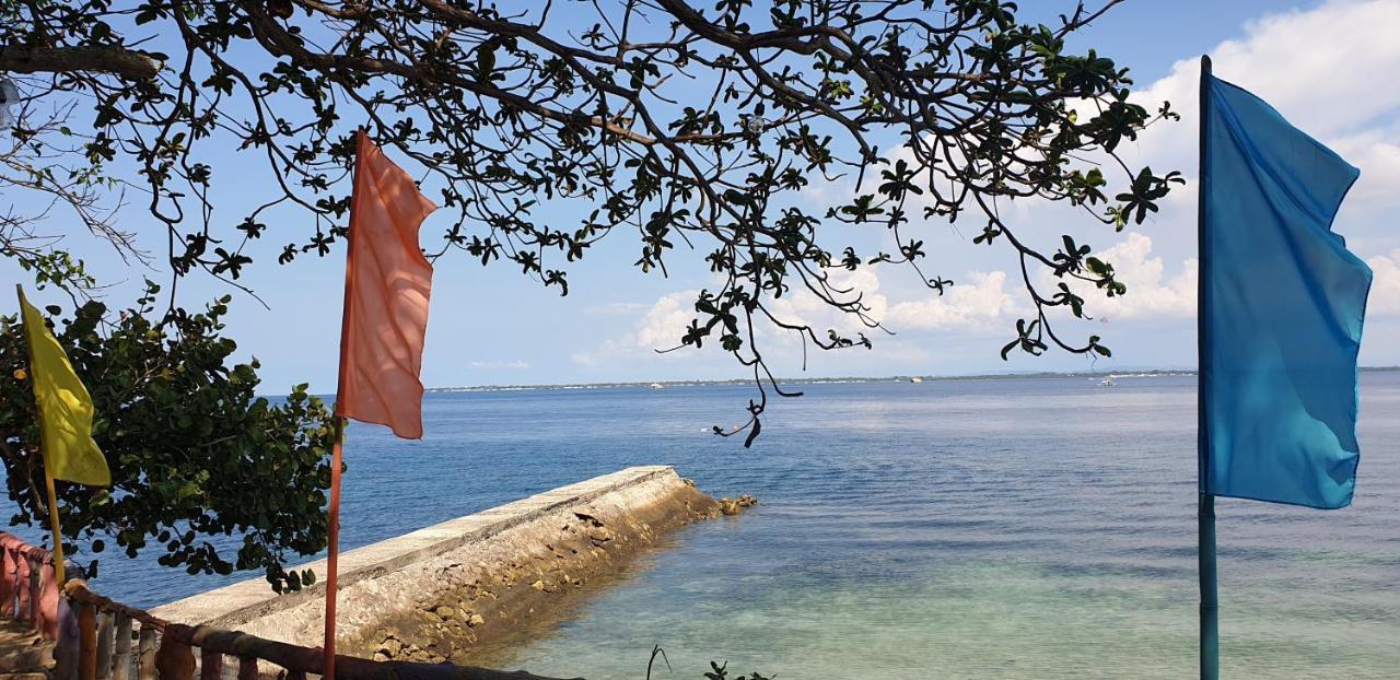 Mactan Newtown Condo With Garden And Ocean View 8Newtown Blvd Мактан Екстериор снимка
