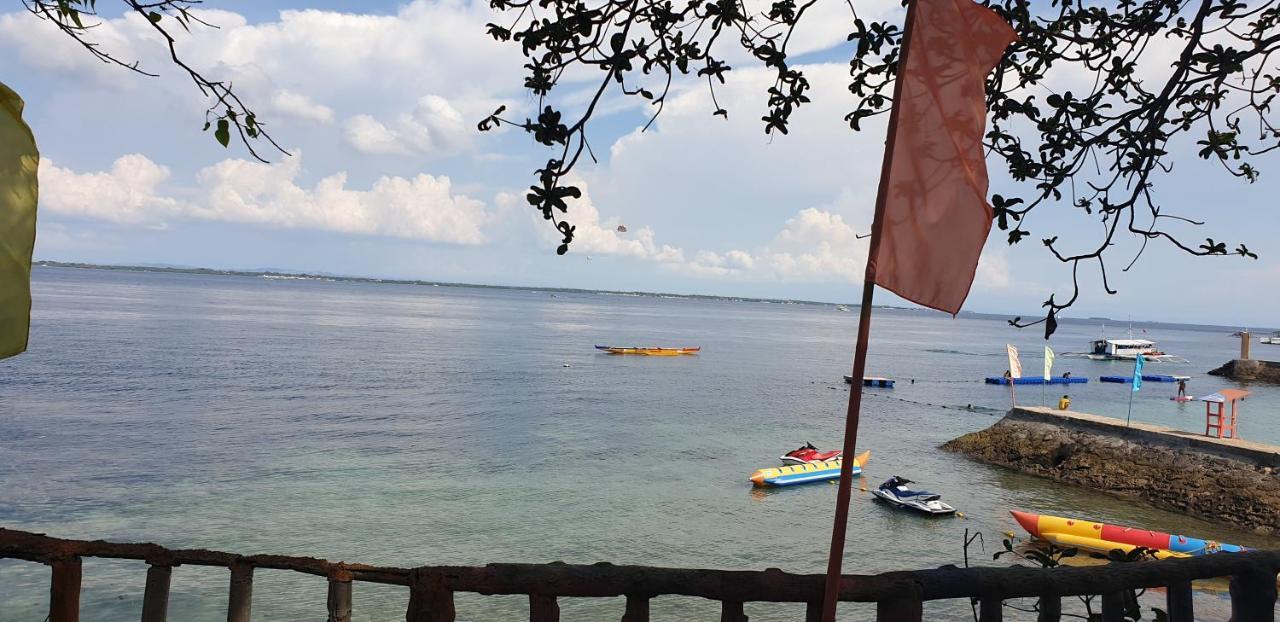 Mactan Newtown Condo With Garden And Ocean View 8Newtown Blvd Мактан Екстериор снимка