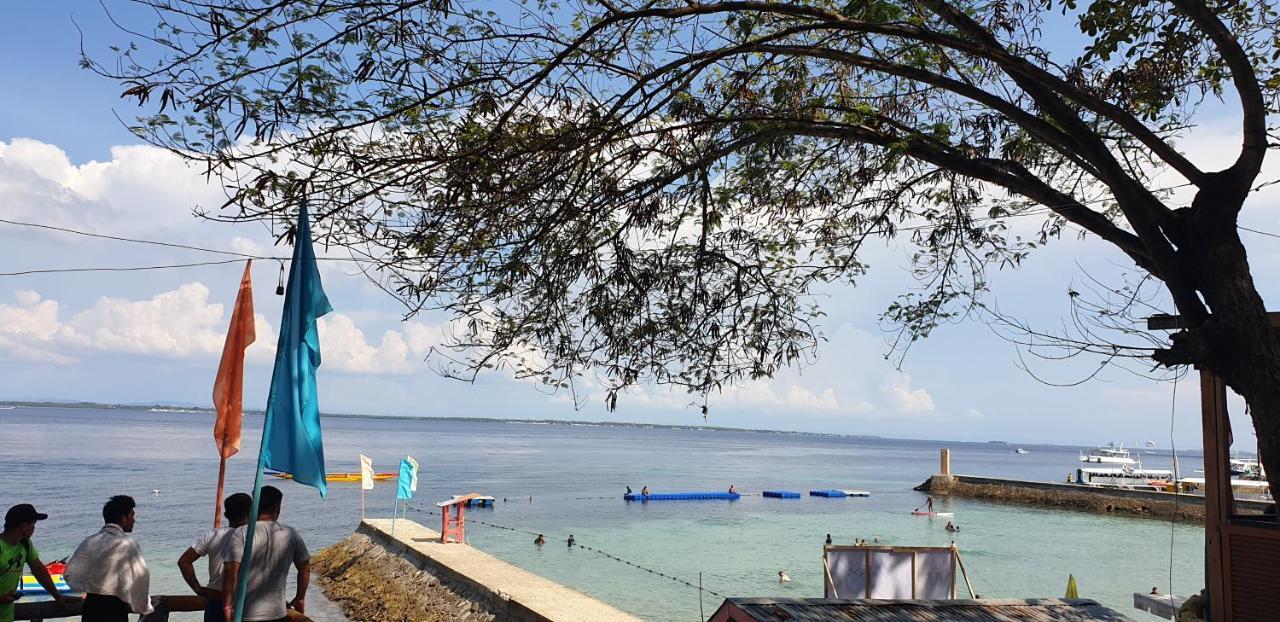 Mactan Newtown Condo With Garden And Ocean View 8Newtown Blvd Мактан Екстериор снимка