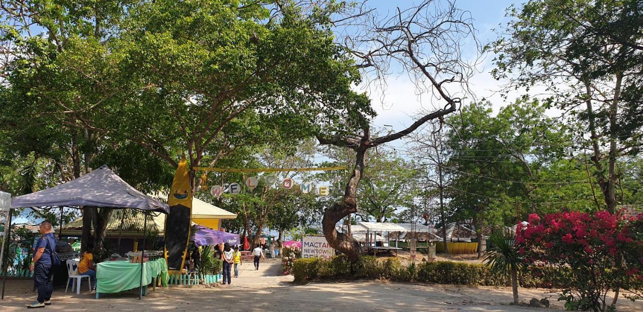 Mactan Newtown Condo With Garden And Ocean View 8Newtown Blvd Мактан Екстериор снимка