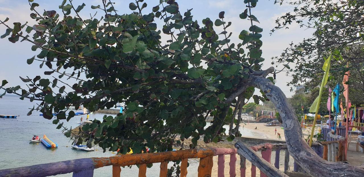 Mactan Newtown Condo With Garden And Ocean View 8Newtown Blvd Мактан Екстериор снимка