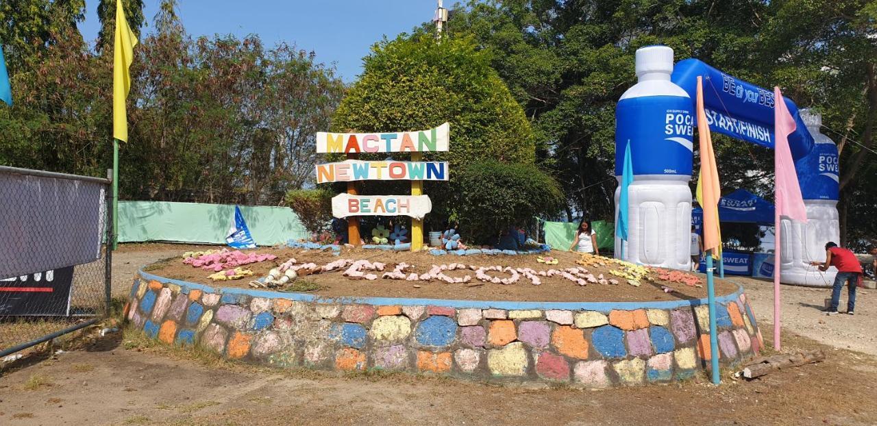 Mactan Newtown Condo With Garden And Ocean View 8Newtown Blvd Мактан Екстериор снимка
