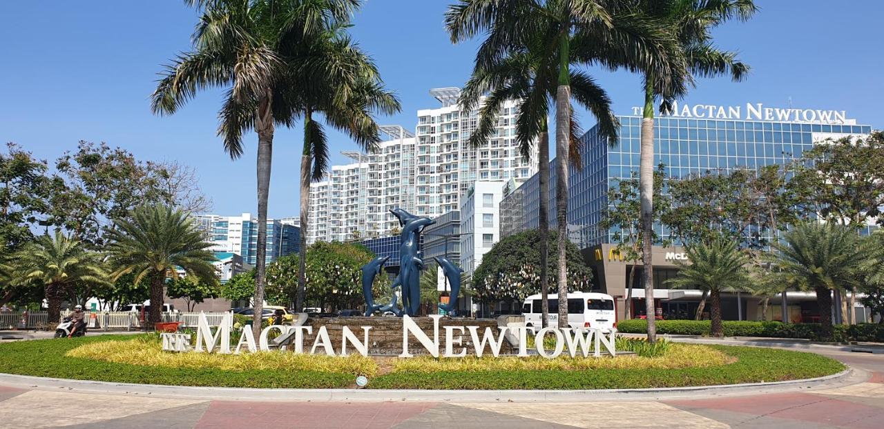 Mactan Newtown Condo With Garden And Ocean View 8Newtown Blvd Мактан Екстериор снимка