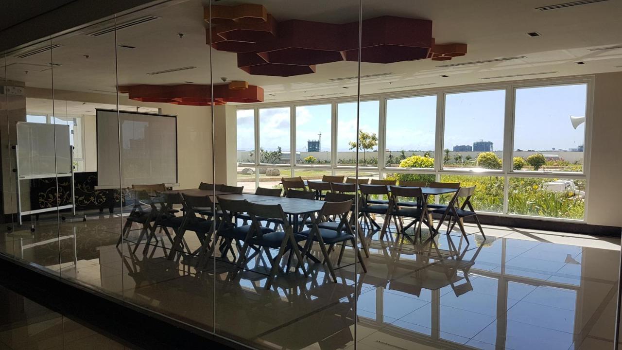 Mactan Newtown Condo With Garden And Ocean View 8Newtown Blvd Мактан Екстериор снимка